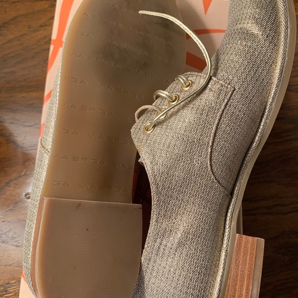 NWB Via Spiga metallic gold lace-up oxfords - Picture 7 of 10